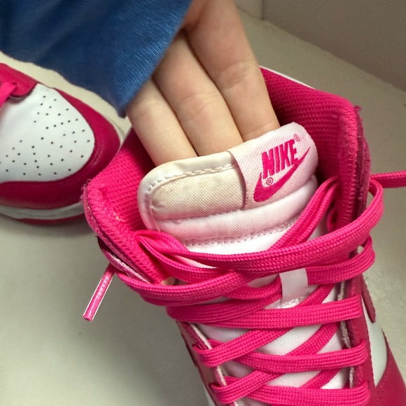 small dirt spot on tongue (shown in pic) - Picture 3 of 3